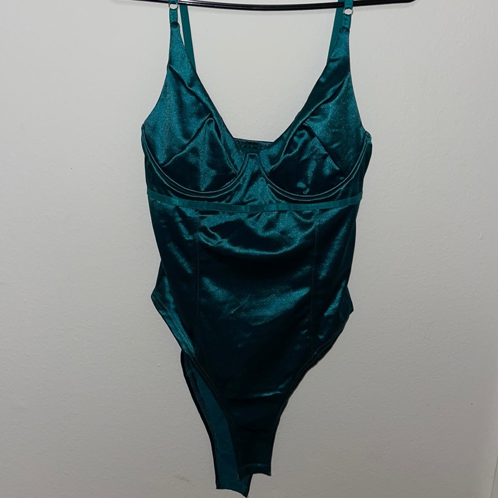 Faux satin onesie. Green. Size large. Never worn.